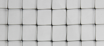 Siatka przeciw ptakom 18 mm x 20 mm 8 g.jpg