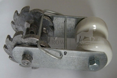 Izolowany filtr siatkowy ze sprężyną zaciskową